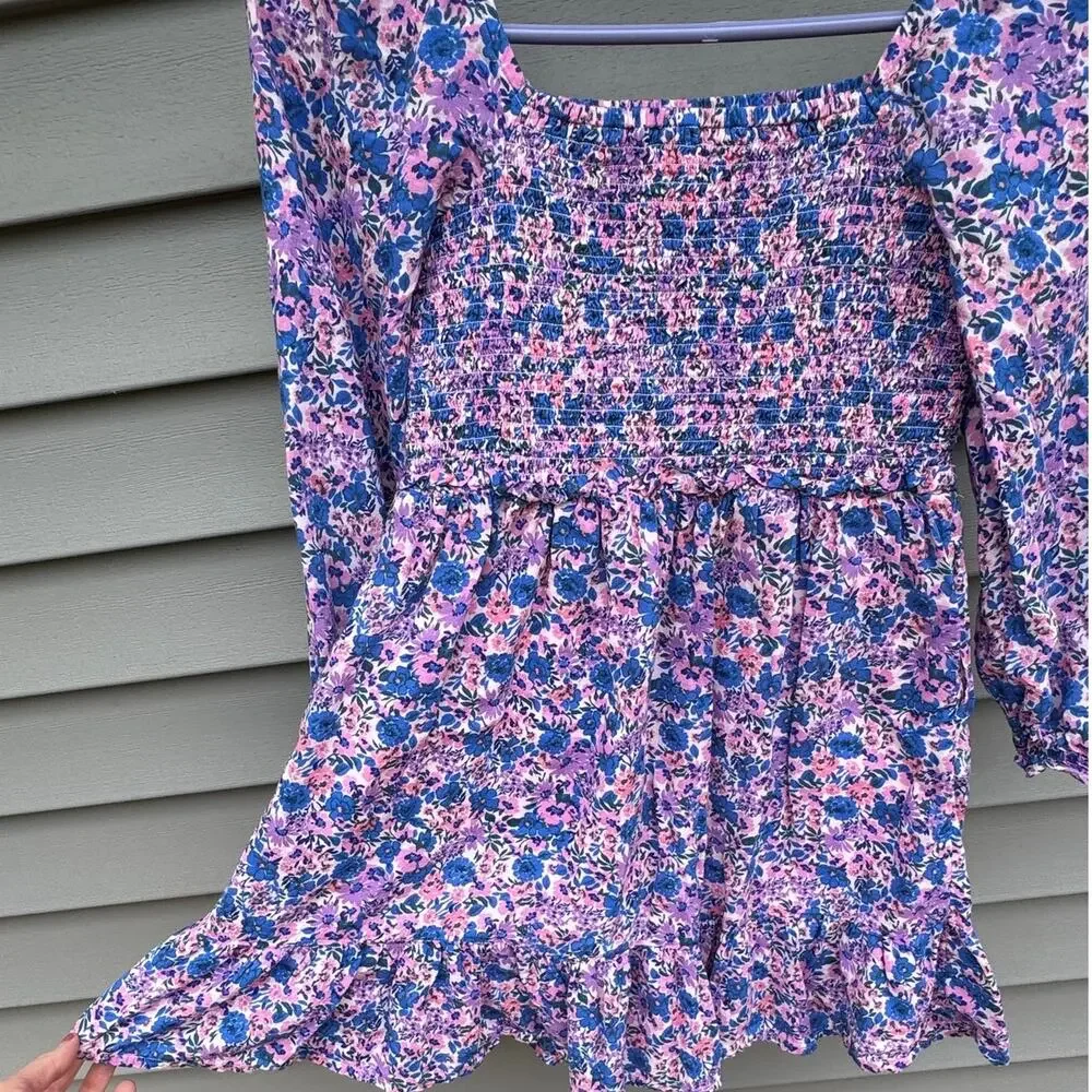 Vineyard Vines Girl's size S (8-10) Lena Long Sleeve Smocked Dress Helen Floral